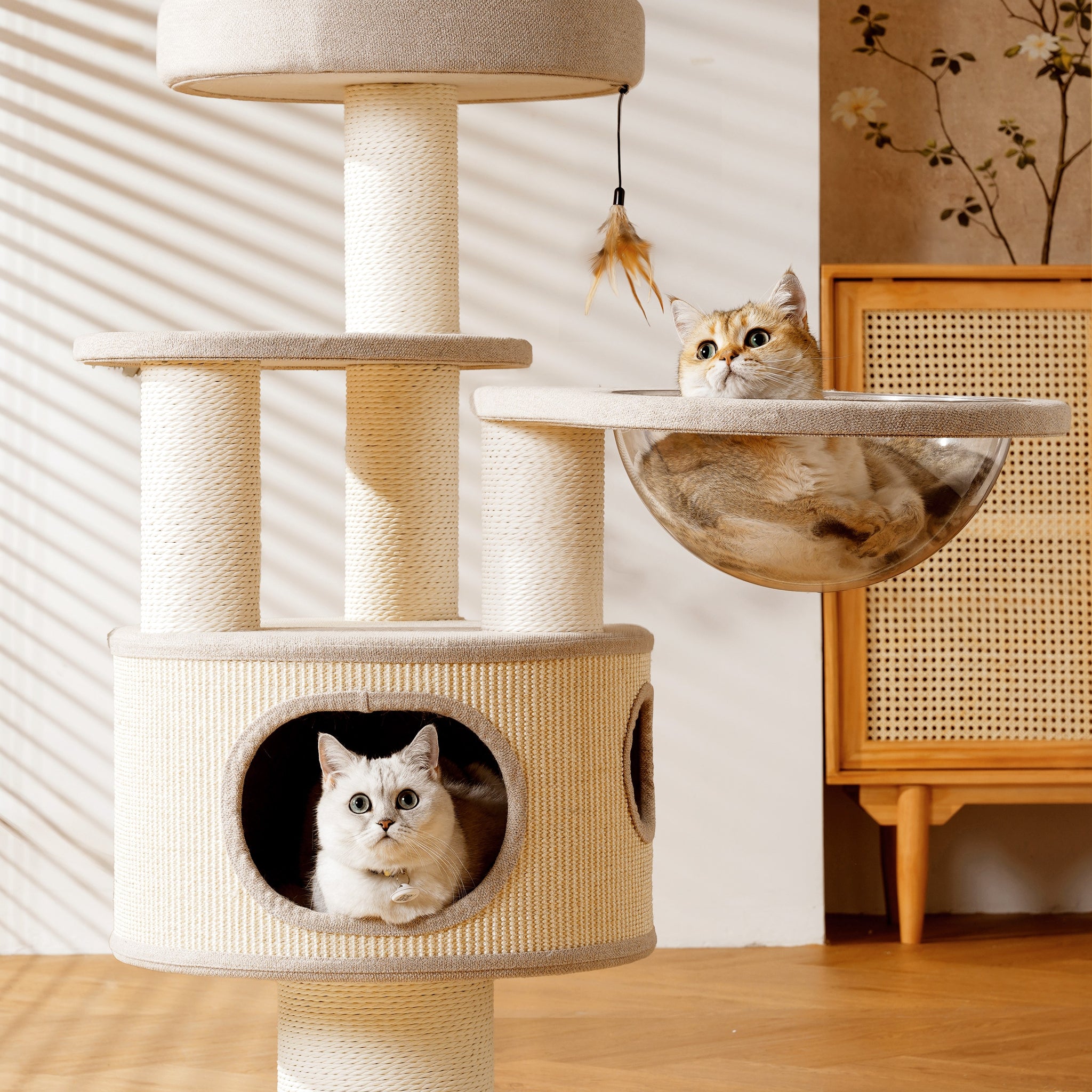 Leisure time White House Cat Tree